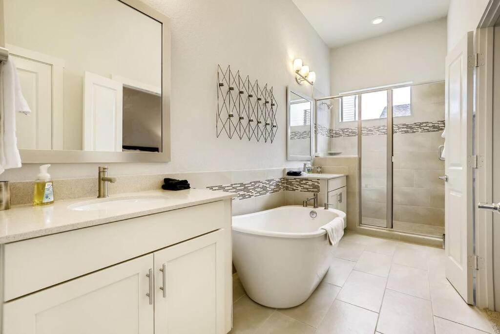 Gorgeous 4 Bed Home On St Mary'S - Minutes To Riverwalk/Pearl San Antonio Kültér fotó
