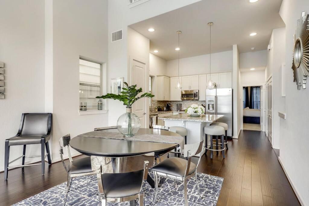 Gorgeous 4 Bed Home On St Mary'S - Minutes To Riverwalk/Pearl San Antonio Kültér fotó