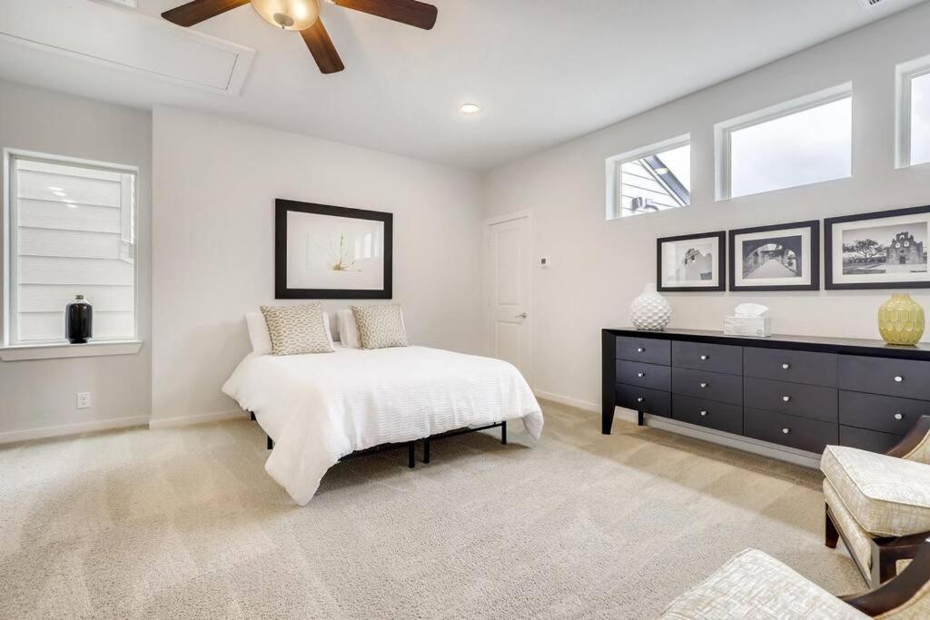 Gorgeous 4 Bed Home On St Mary'S - Minutes To Riverwalk/Pearl San Antonio Kültér fotó