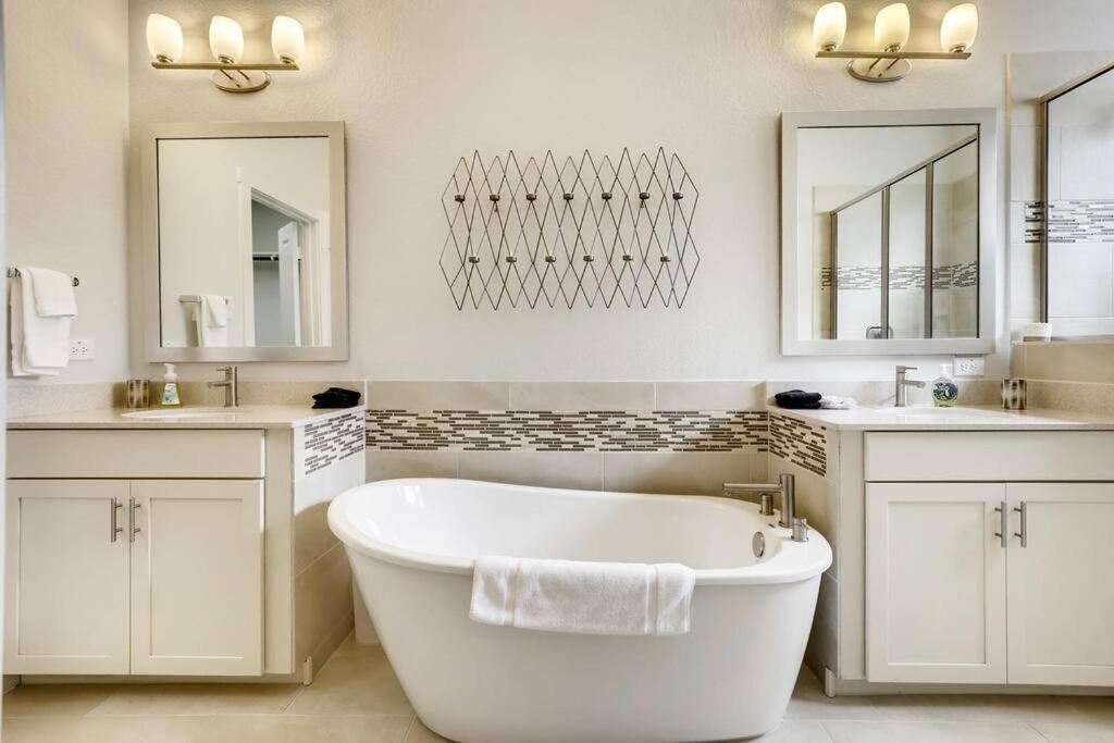 Gorgeous 4 Bed Home On St Mary'S - Minutes To Riverwalk/Pearl San Antonio Kültér fotó