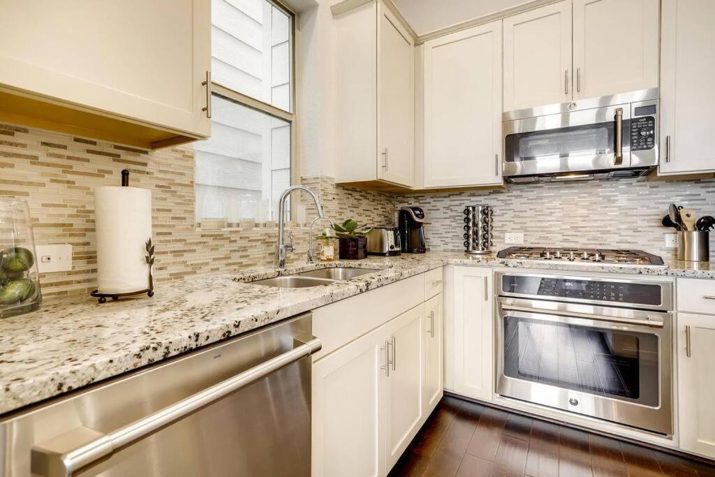Gorgeous 4 Bed Home On St Mary'S - Minutes To Riverwalk/Pearl San Antonio Kültér fotó