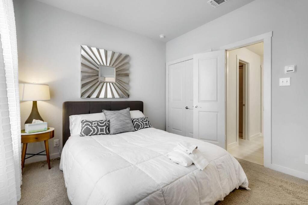 Gorgeous 4 Bed Home On St Mary'S - Minutes To Riverwalk/Pearl San Antonio Kültér fotó